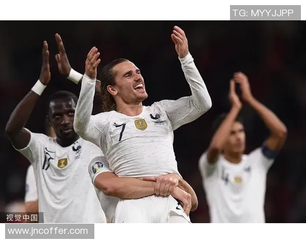 英格兰主帅赞扬球队表现，决赛迎接法国挑战