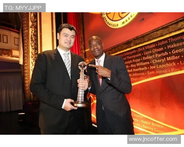 评委深度解析姚明在篮球赛场上的卓越表现与影响力